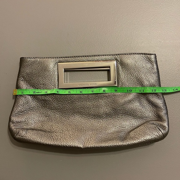 Michael Kors Clutch Silver/Pewter color soft pebble leather - Picture 6 of 7
